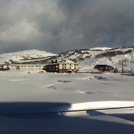 Perisher Manor Hotel ペリッシャー・バレー エクステリア 写真