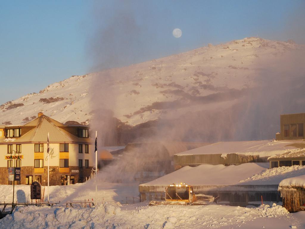 Perisher Manor Hotel ペリッシャー・バレー エクステリア 写真