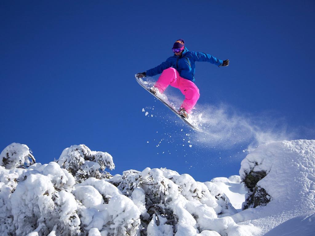 Perisher Manor Hotel ペリッシャー・バレー エクステリア 写真