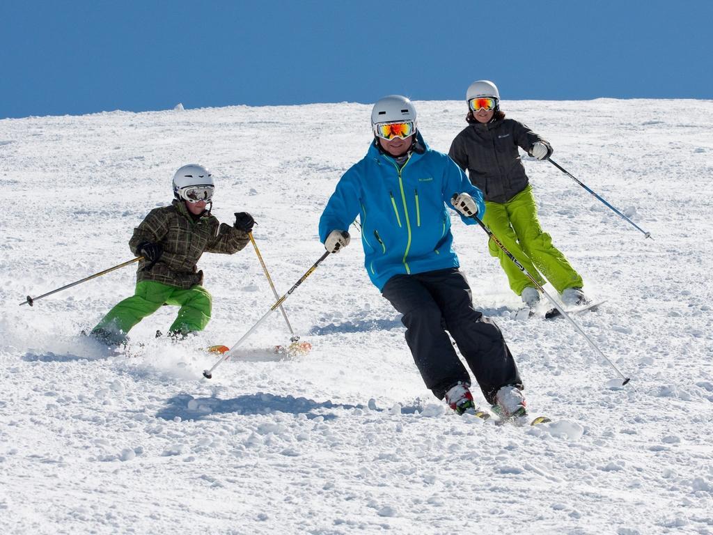 Perisher Manor Hotel ペリッシャー・バレー エクステリア 写真