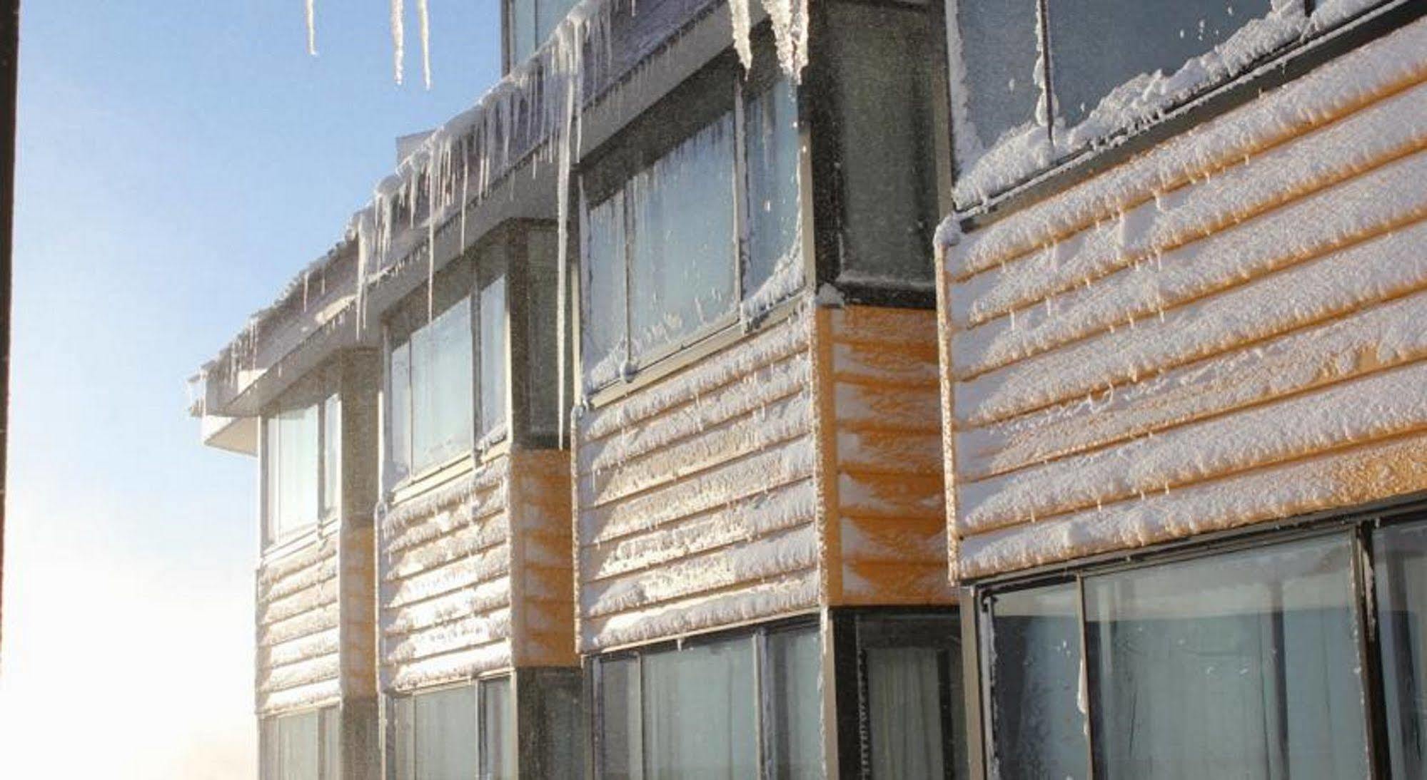 Perisher Manor Hotel ペリッシャー・バレー エクステリア 写真