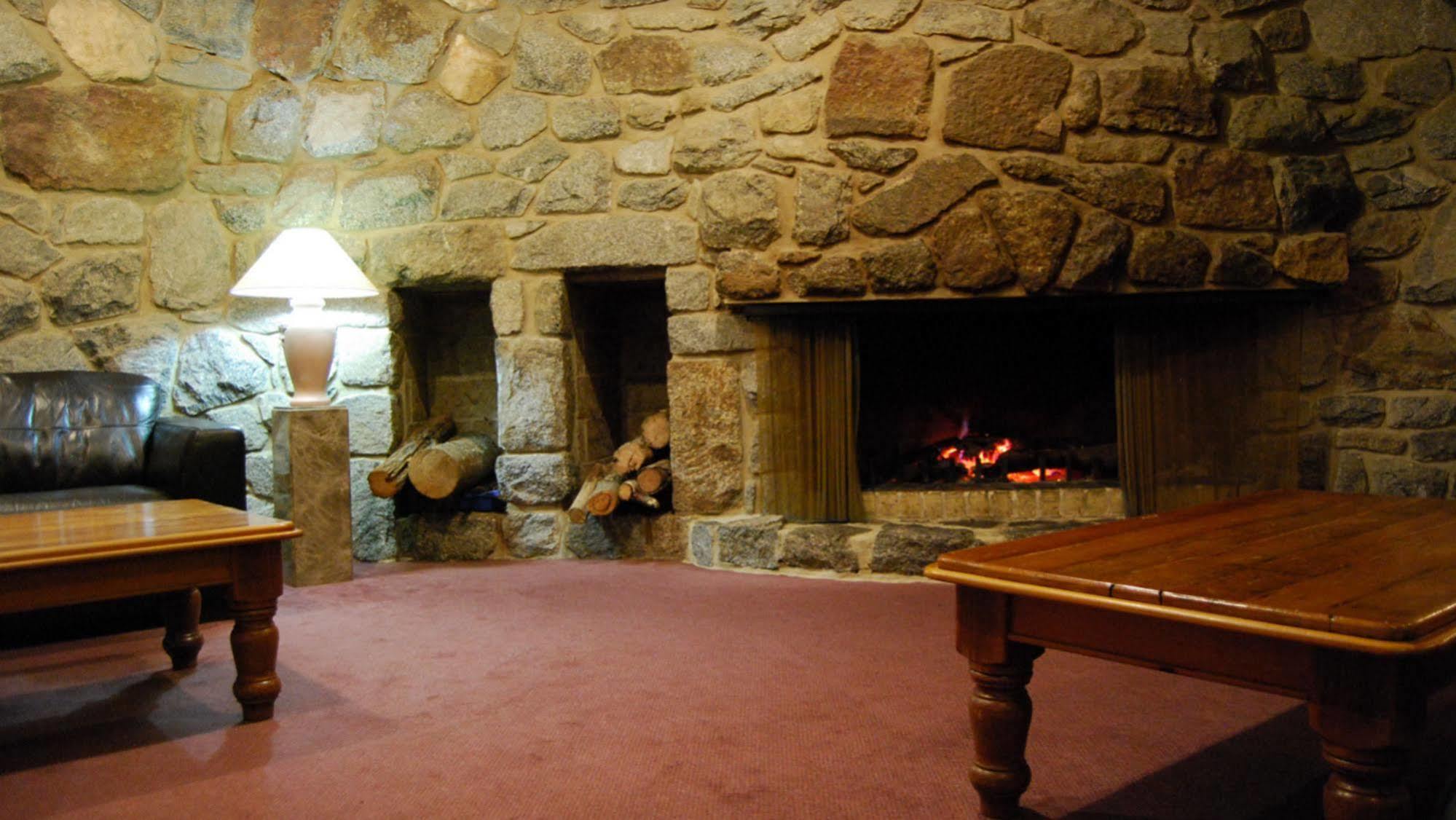 Perisher Manor Hotel ペリッシャー・バレー エクステリア 写真