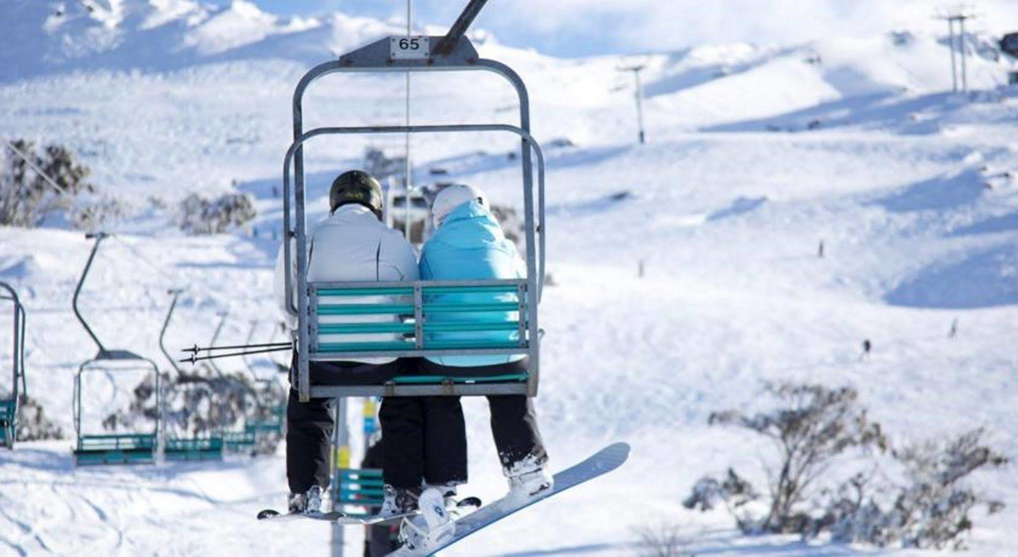 Perisher Manor Hotel ペリッシャー・バレー エクステリア 写真