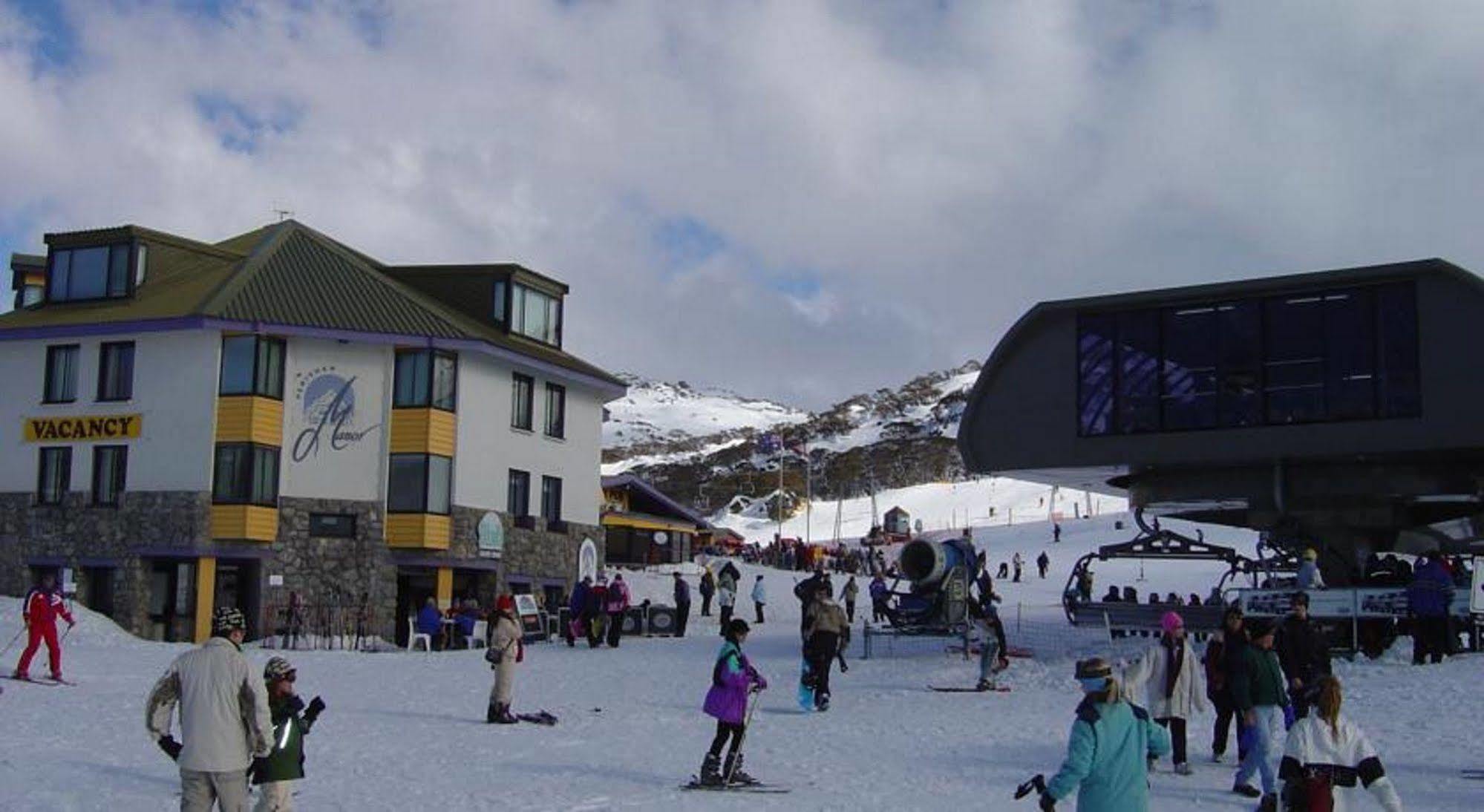 Perisher Manor Hotel ペリッシャー・バレー エクステリア 写真